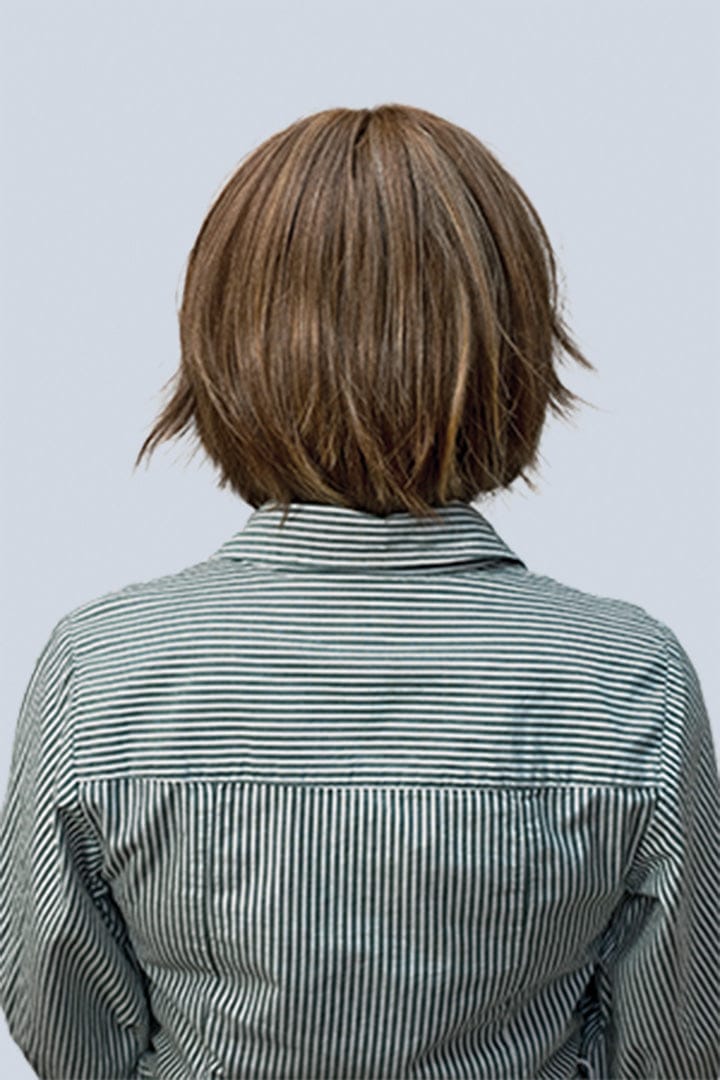 Woman wearing Clover wig by Estetica in R8/26H | Back