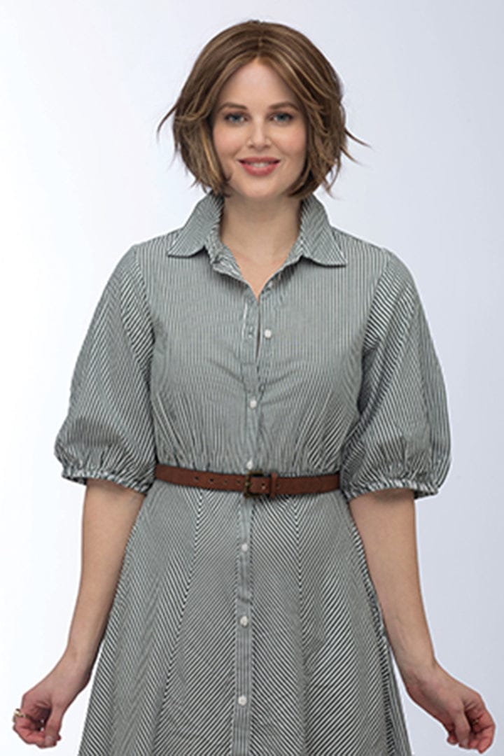 Woman wearing Clover wig by Estetica in R8/26H | Front