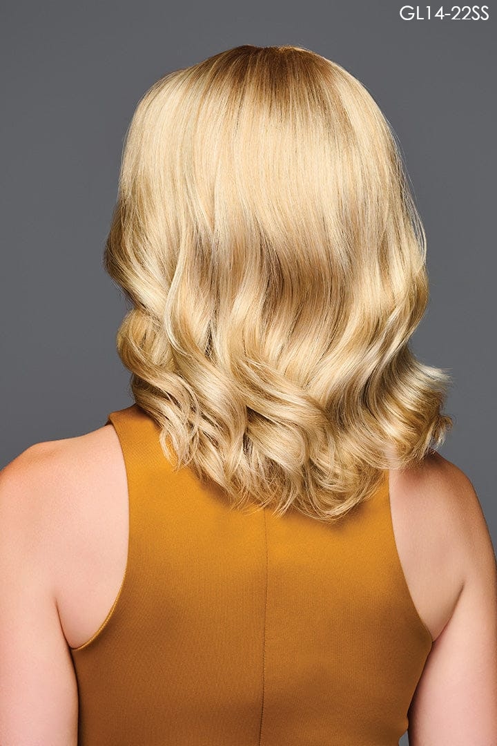 Model wearing Energy by Gabor in GL14/22SS