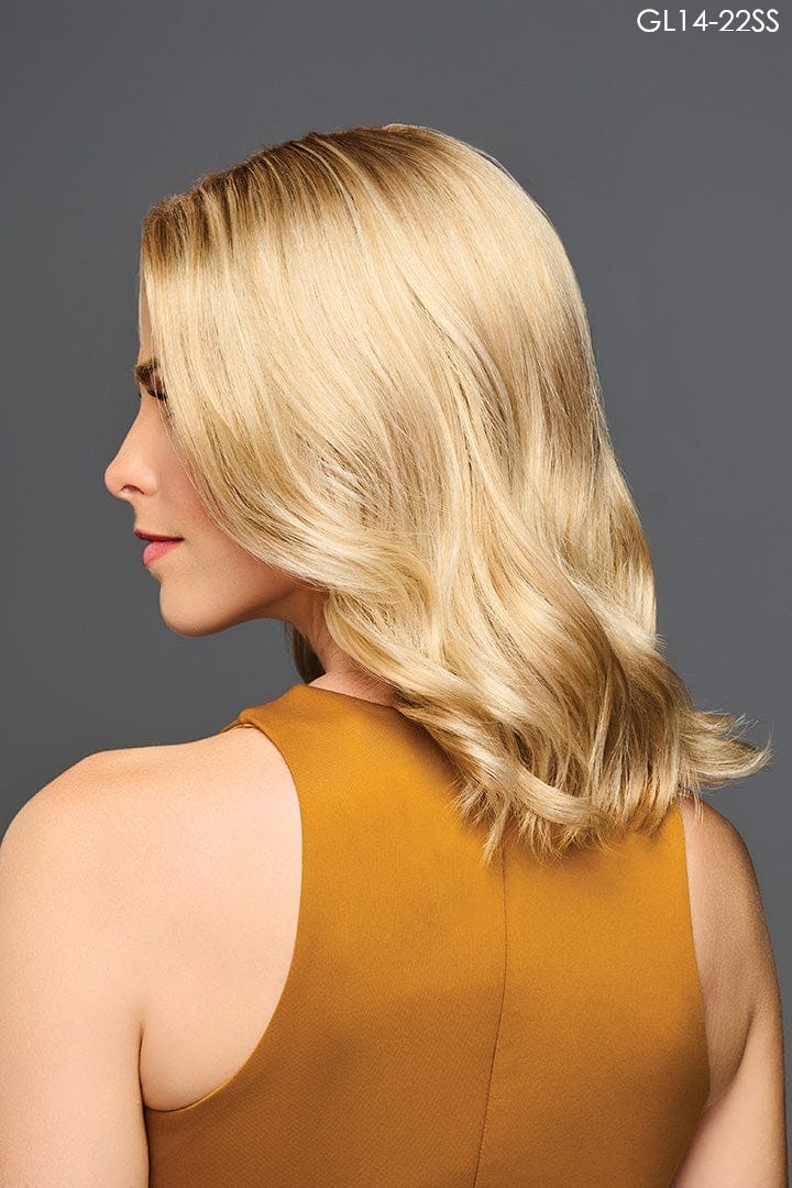 Model wearing Energy by Gabor in GL14/22SS