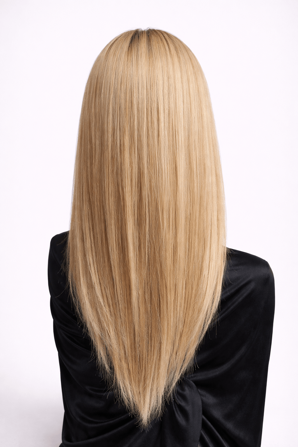 Brûlée Dorée | Natural ash blonde with highlights of golden blonde and a light brown root, creating a multi-dimensional and natural color that blends cool and warm tones.