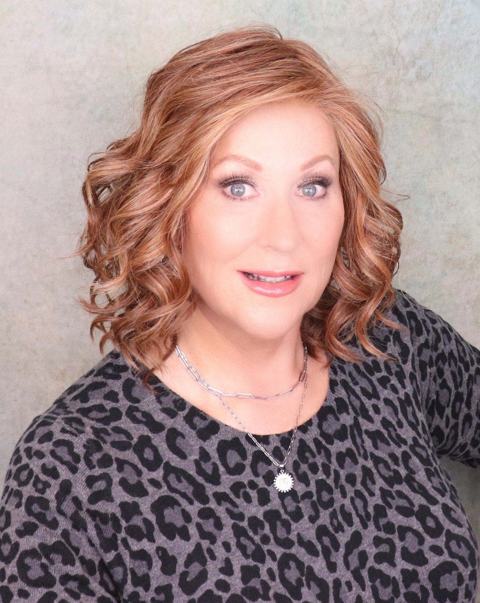 Editor's Pick by Raquel Welch | HF Synthetic Lace Front Wig | Mono Top - Wig Studio 1