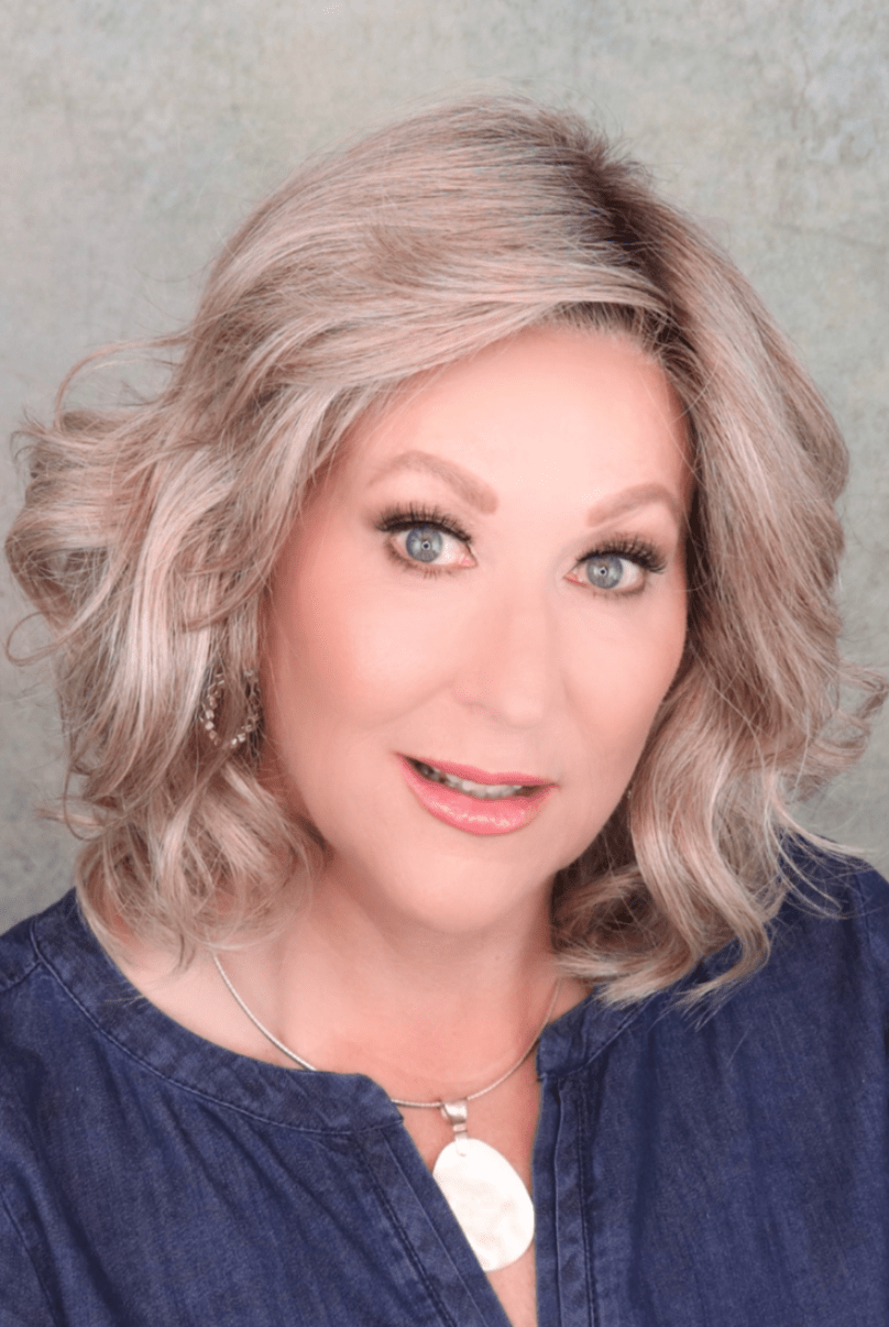 Editor's Pick Elite by Raquel Welch | HF Synthetic Lace Front Wig | Hand Tied - Wig Studio 1