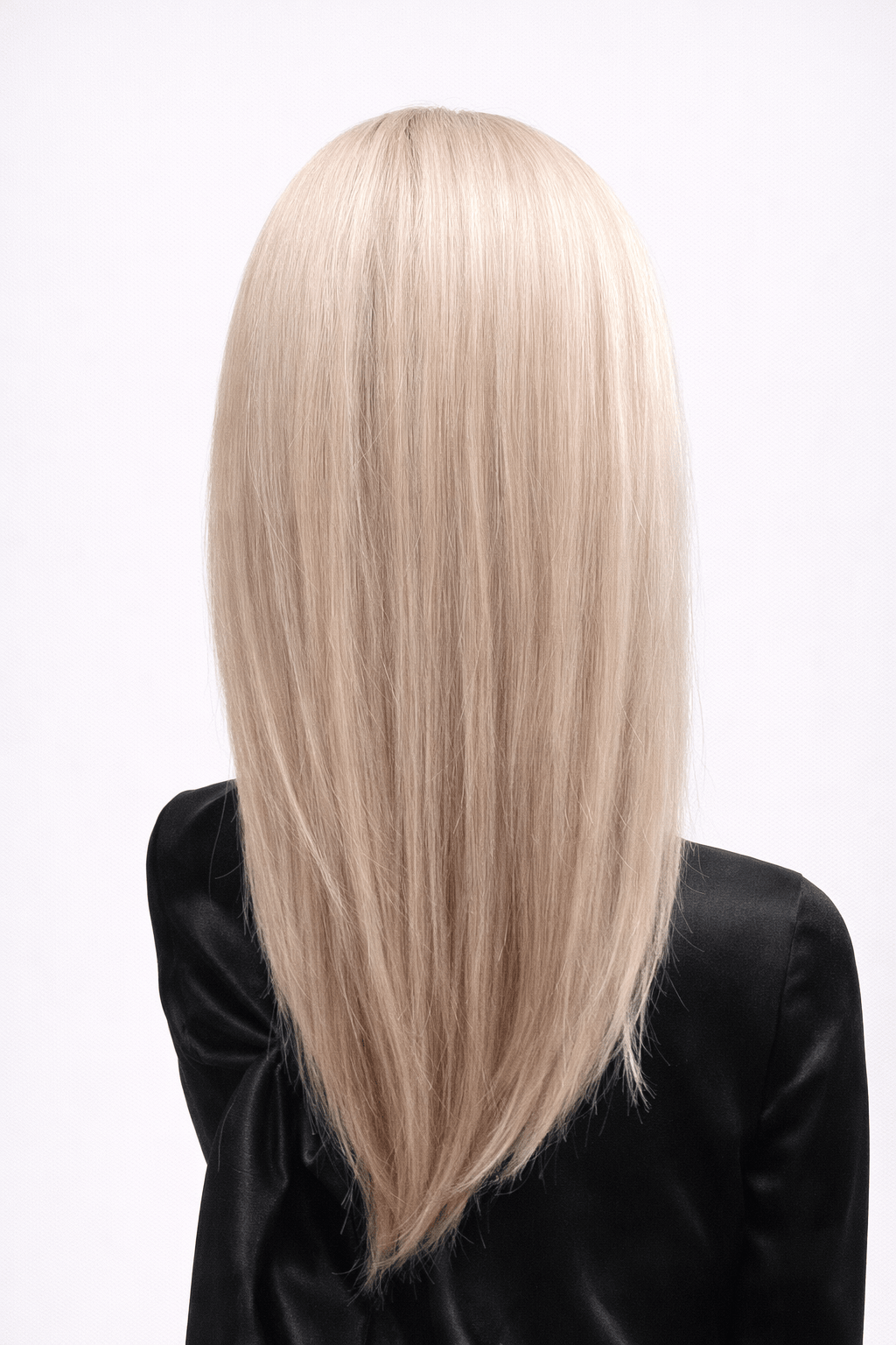 Brûlée | Brulee combines natural ash blonde with highlights of golden blonde and a medium to dark ash brown root, creating a multi-dimensional and natural color that blends cool and warm tones.