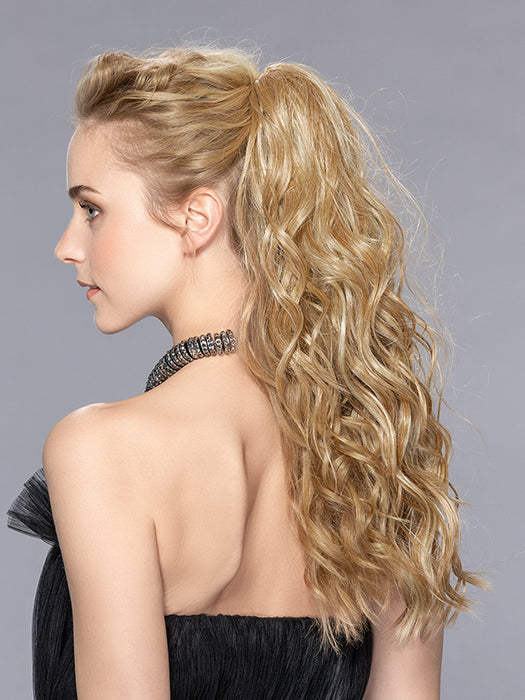 Woman wearing Tropical by Ellen Wille in Sahara Beige | Side 3