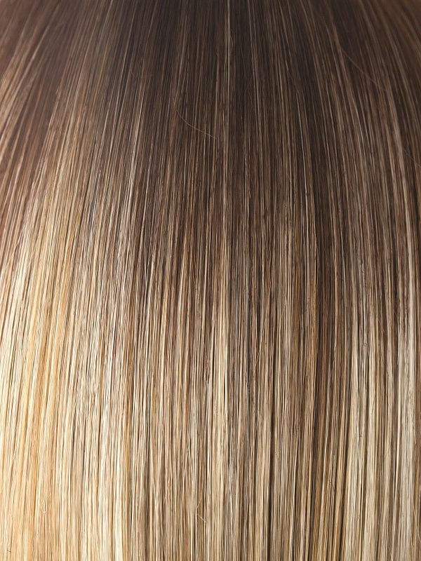 Creamy Toffee LR | A longer dark root with a 50/50 blend of light platinum blonde and light honey blonde