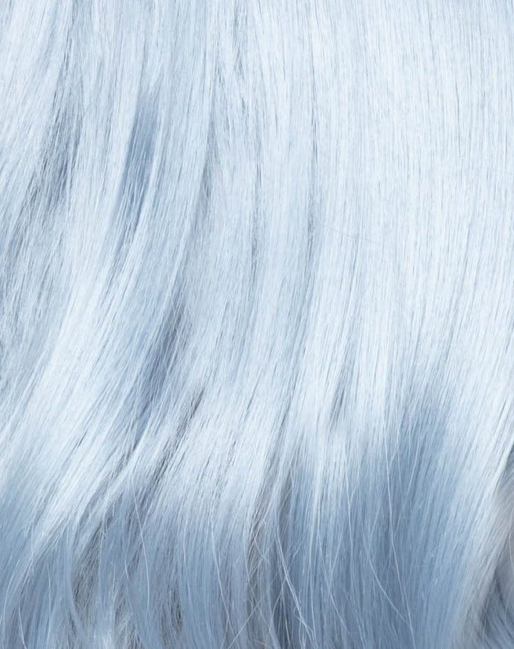 Polar Sky | Smoky fused soft sky-blue tone. This color refreshes any skin tone and makes it glow