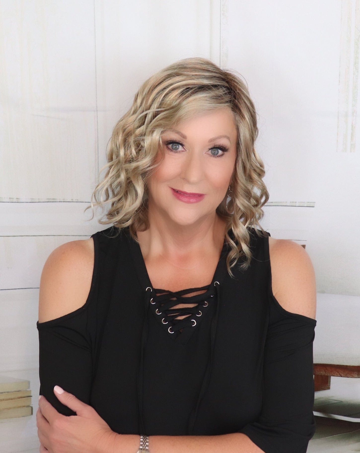 Julianne Lite by Jon Renau | Synthetic Lace Front Wig | Hand Tied - Wig Studio 1