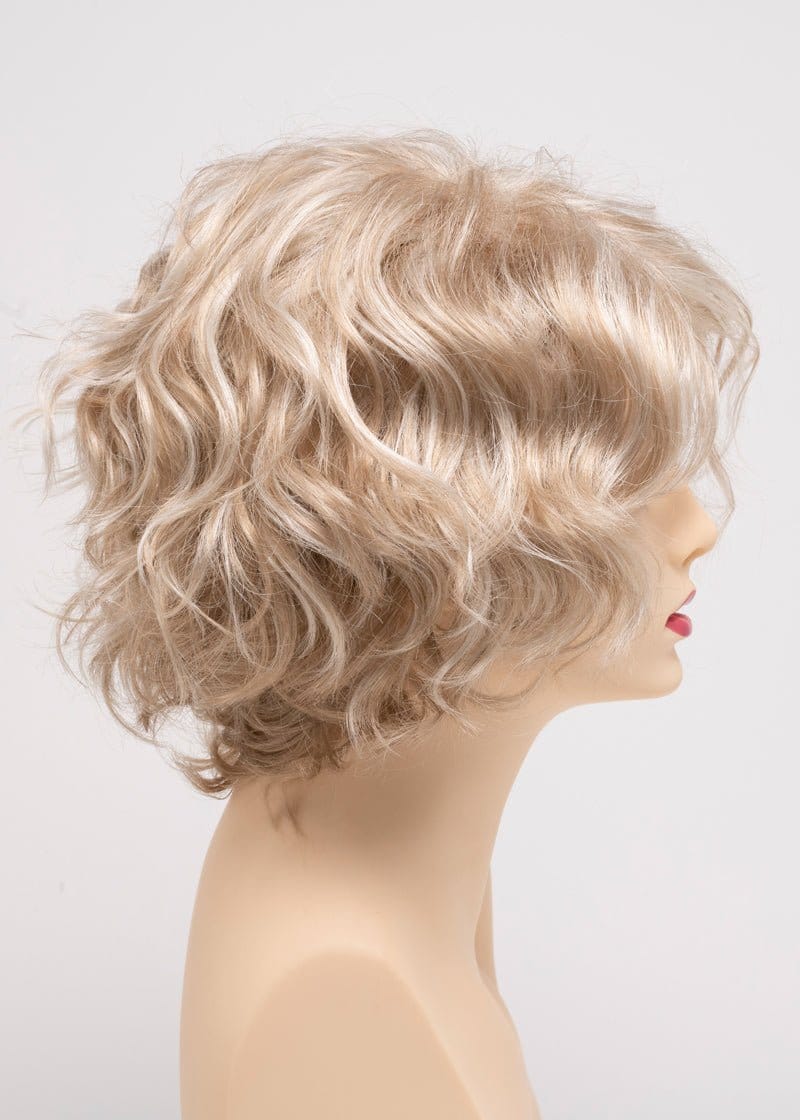 Light Blonde | A platinum and creamy blonde blended to perfection