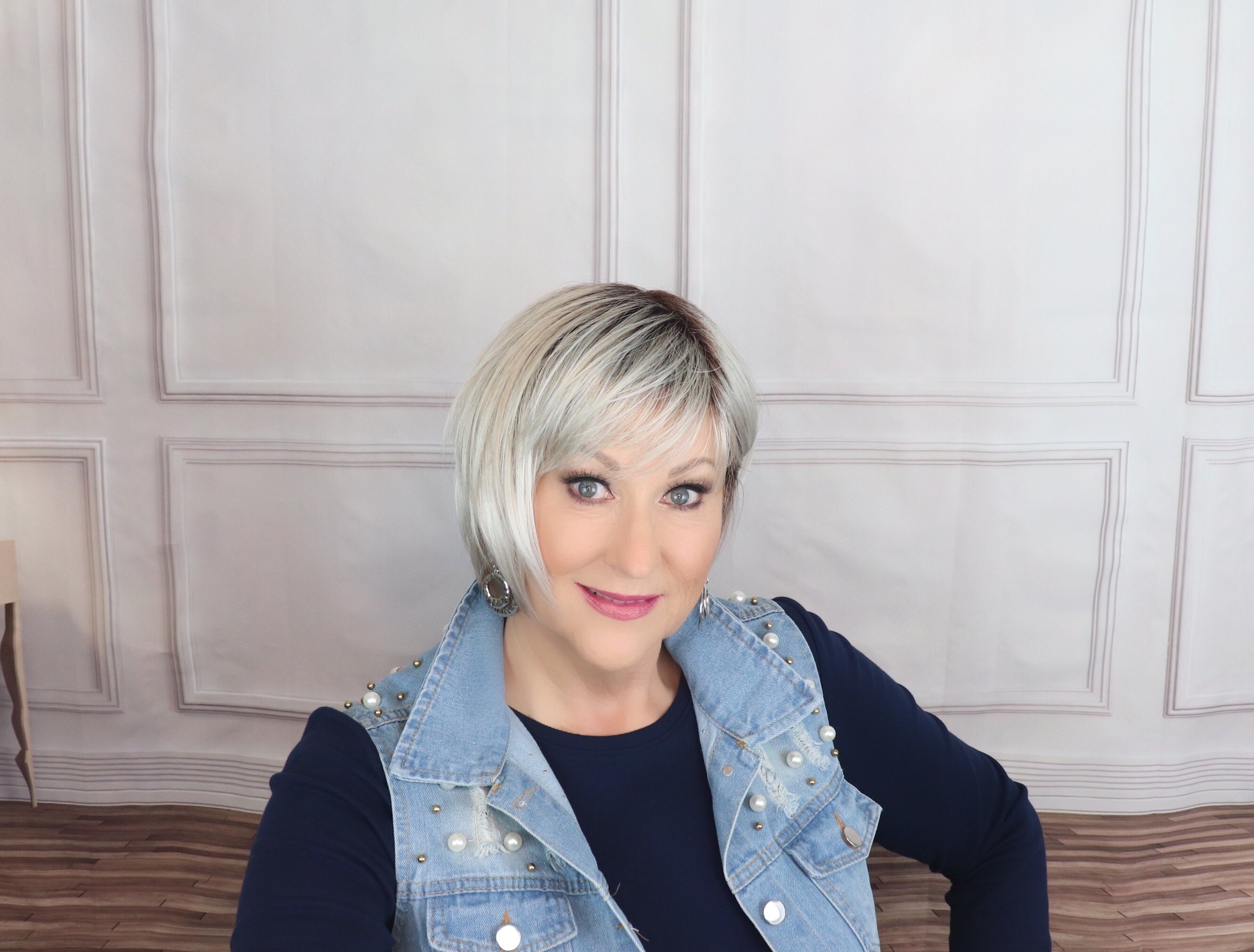 Ellen Wille Blues Silverblonde Rooted - Wig Studio 1