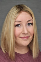 Andrea wearing Eileen 12" Wig by PUSH in color Miel