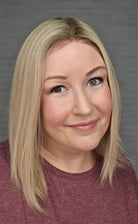 Andrea wearing Eileen 14" Wig by PUSH in color Brulee