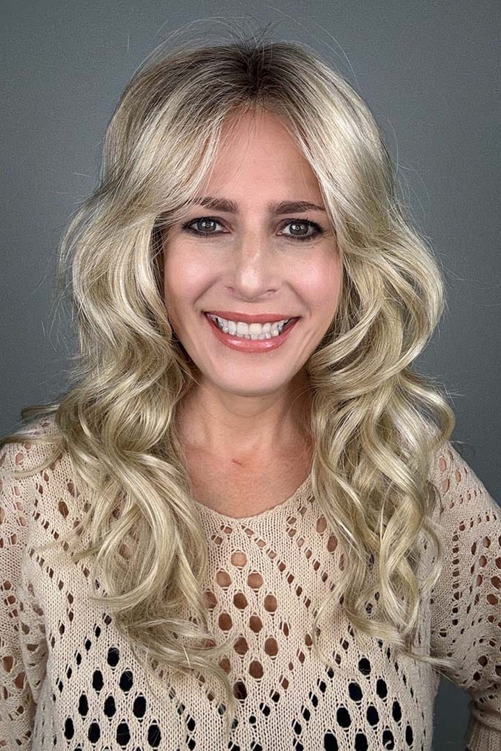 Cheryl wearing Hana by Noriko in Light Ash Blond R Front