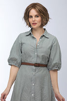 Woman wearing Clover wig by Estetica in R8/26H | Front