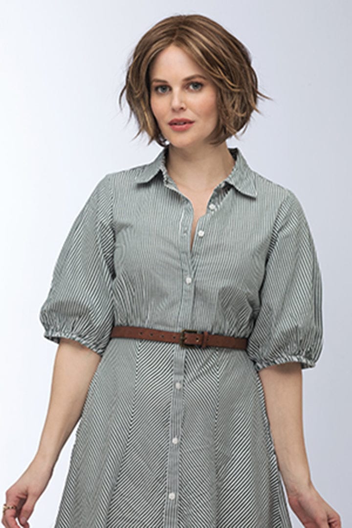 Woman wearing Clover wig by Estetica in R8/26H | Front