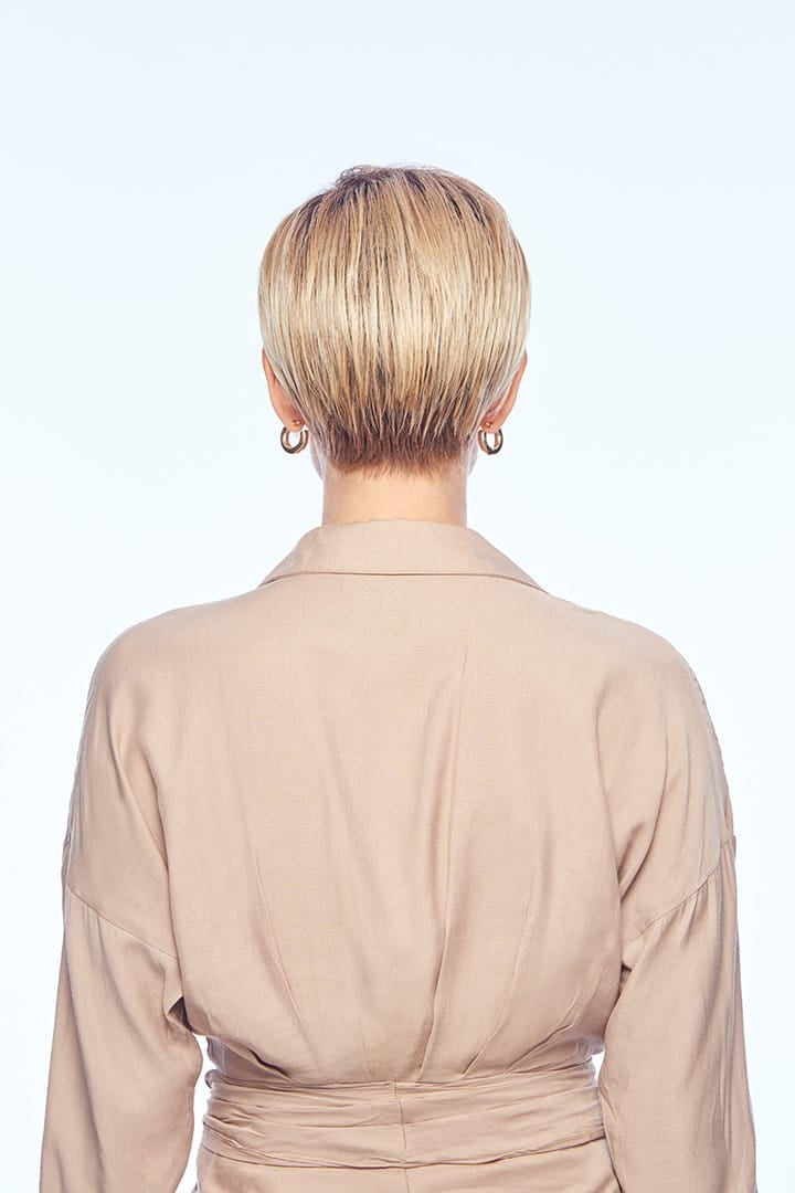 Woman wearing Friendship wig by Gabor in SS Light Blonde | Back