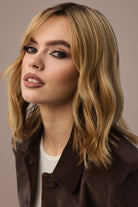 Woman with Smooth Wavez Bronzed Honey hair - R-7