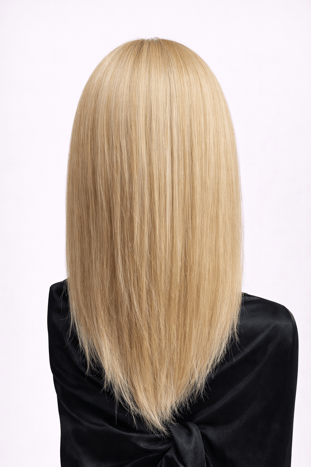 Brûlée Dorée | Natural ash blonde with highlights of golden blonde and a light brown root, creating a multi-dimensional and natural color that blends cool and warm tones.