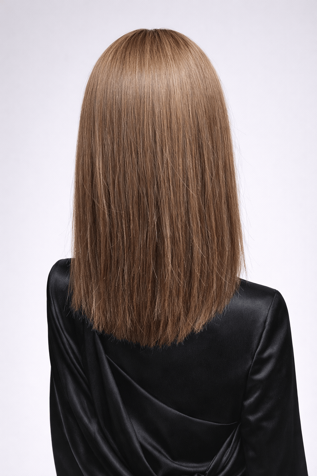 Noisette | A rich brown base with auburn highlights to add warmth and dark blonde highlights to add subtle brightness and dimension for a sun-kissed look.