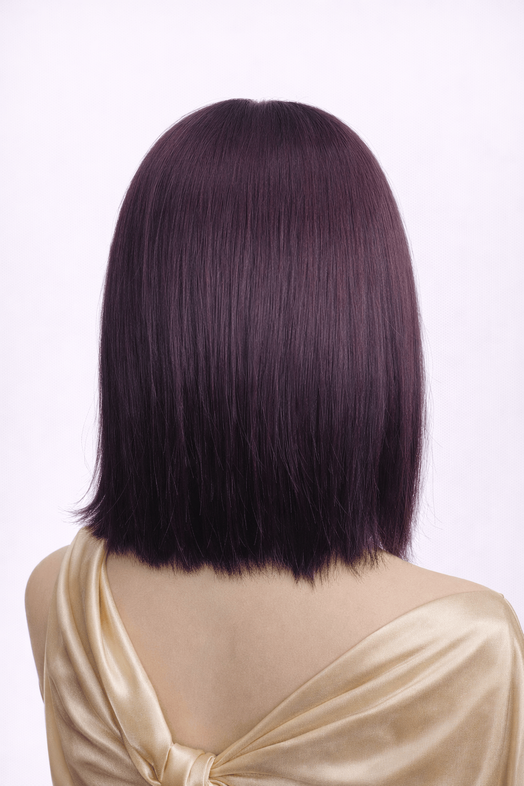 Belle Violette | A brunette-violet blend that feels rich, modern, and elegant. This shade combines a cool, deep brown base with subtle violet and plum undertones that softly emerge in different lighting.