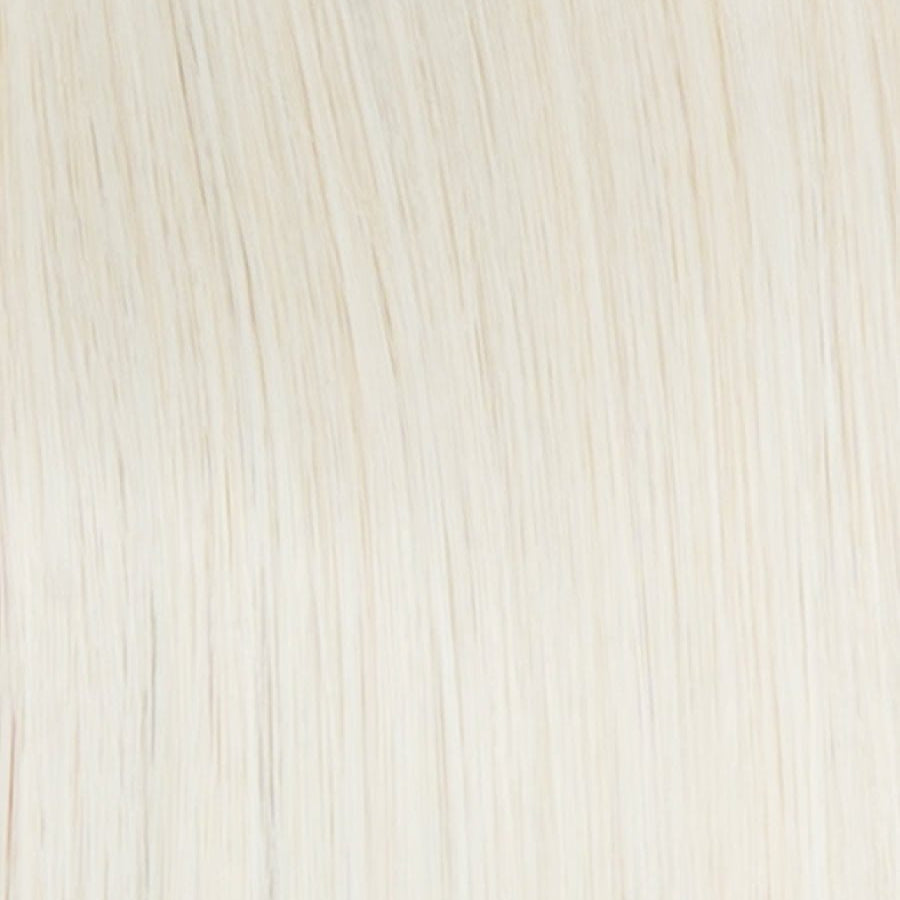 RH12/23 | Coconut Cream | A light blonde / light brown shade with a cool overall character. Coconut Cream gives the color its dominant visual impression, with subtle tonal blend.