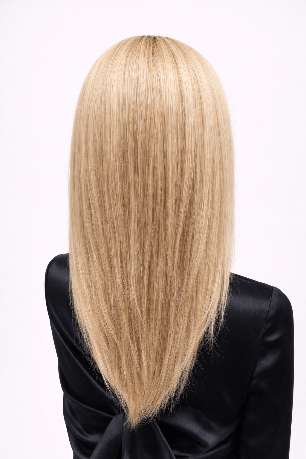 Brûlée Dorée | Natural ash blonde with highlights of golden blonde and a light brown root, creating a multi-dimensional and natural color that blends cool and warm tones.
