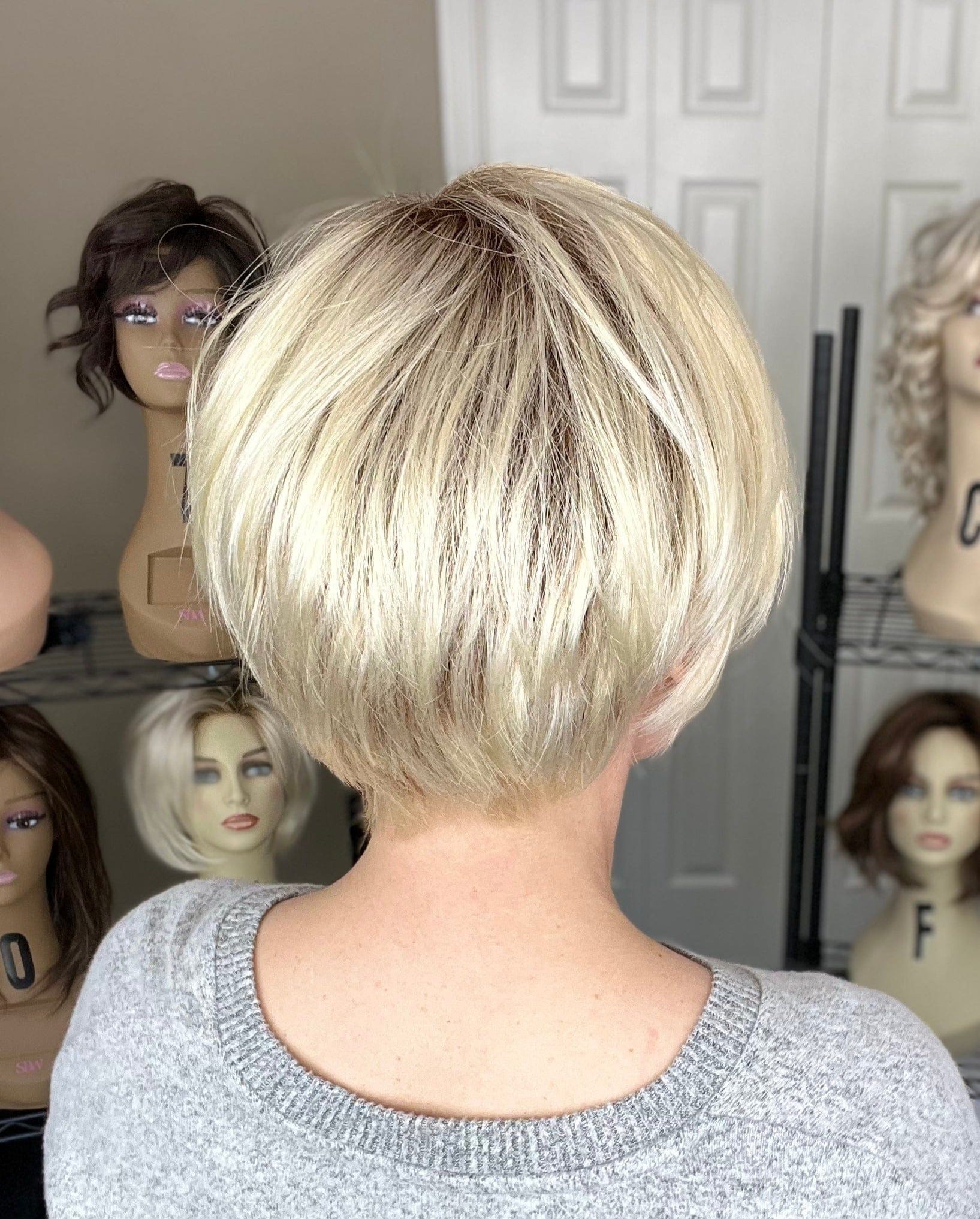 GL16/27 | Buttered Biscuit | Medium Blonde with Light Gold highlights