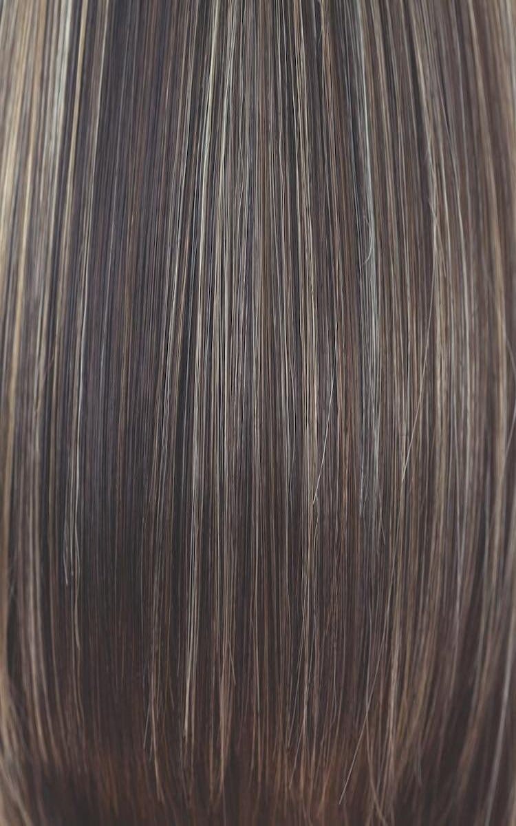 CHOCOLATE FROST R | Rooted Dark Chocolate with Caramel Cream highlights