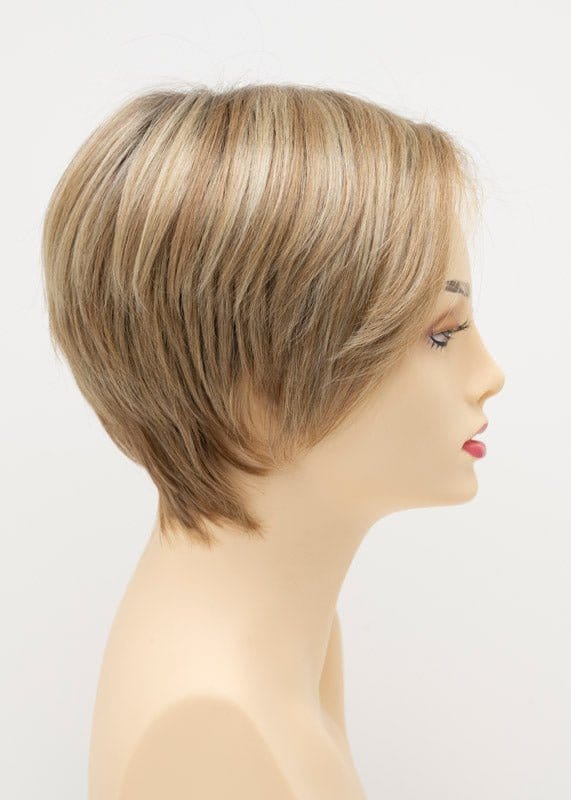 Sparkling Champagne | Chocolate brown roots with strawberry and soft golden blonde layered together