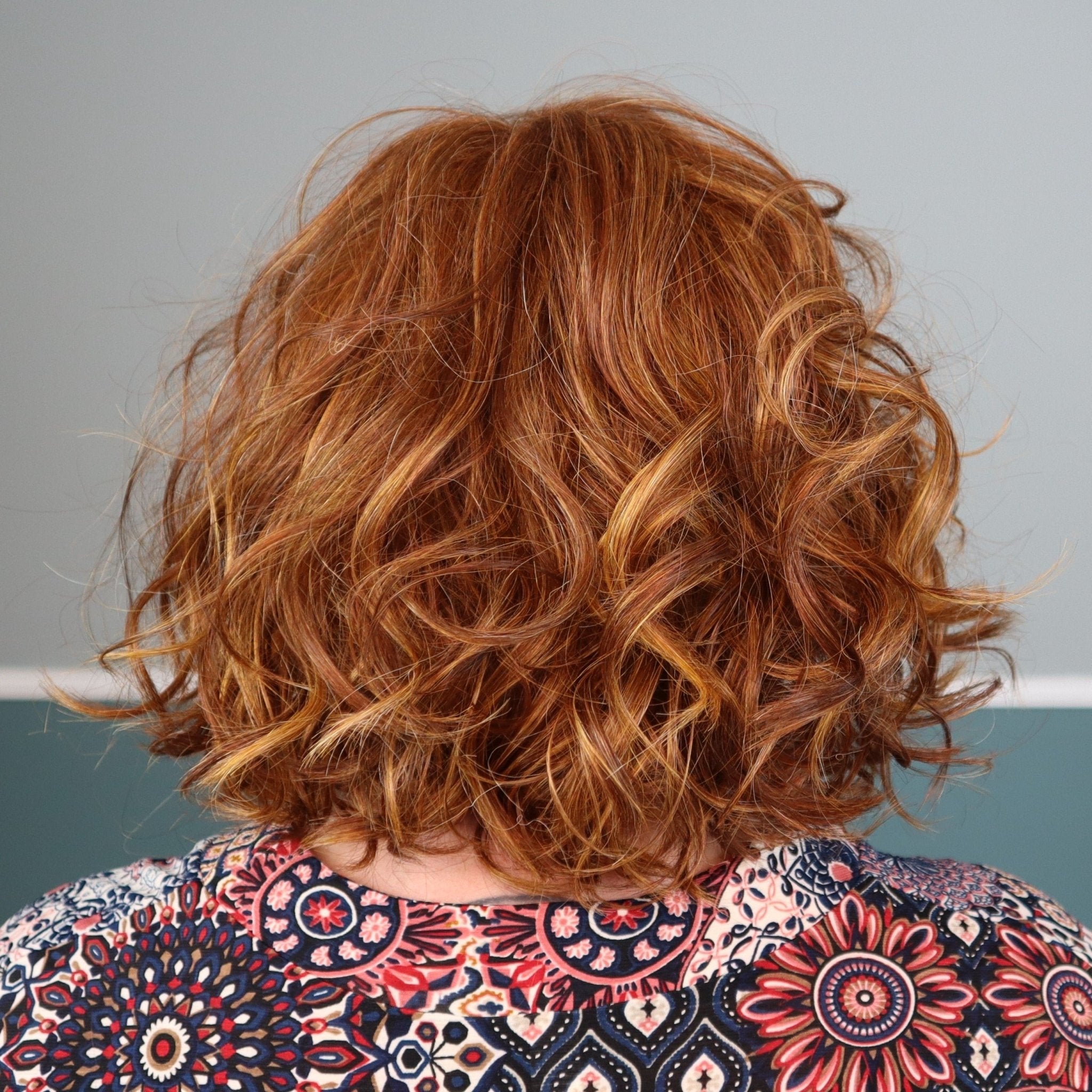 Bombshell Bob Synthetic Wig by Hairdo | Basic Cap - Wig Studio 1