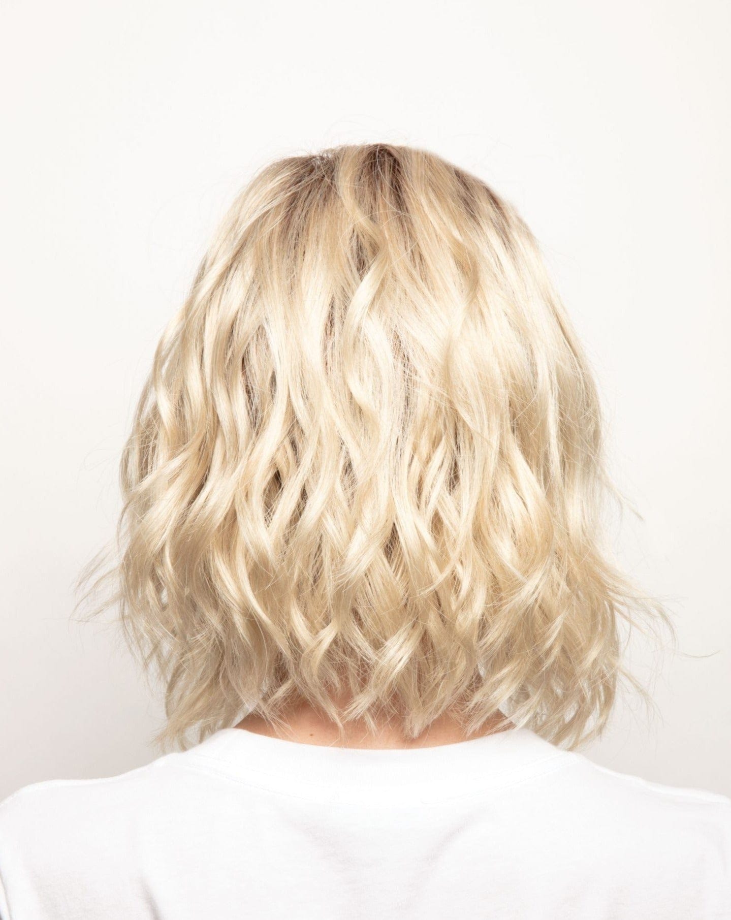 NWT Rene of Paris Evanna Ice Blonde Wavy Bob Lace Front Wig Evanna Wig | Rene of Paris | Wig Collection main image 3